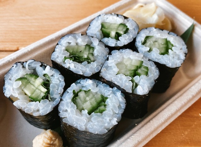 cucumber shiso hosomaki