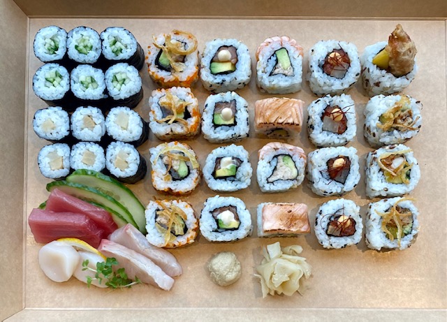 Maki and sashimi platter